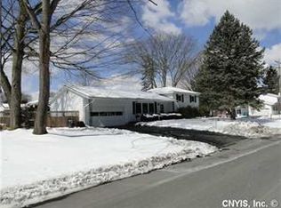 7625 Admiral Dr, Liverpool, NY 13090