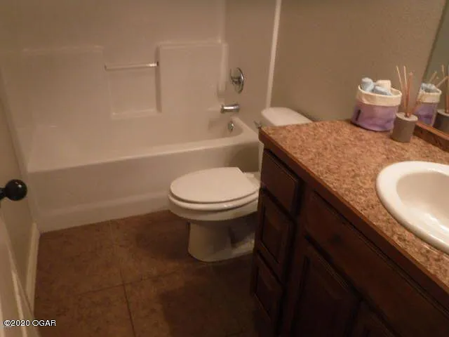 5054 Raintree Cir #B — Photo 7