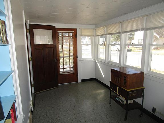4th image of 148 E Marion Ave