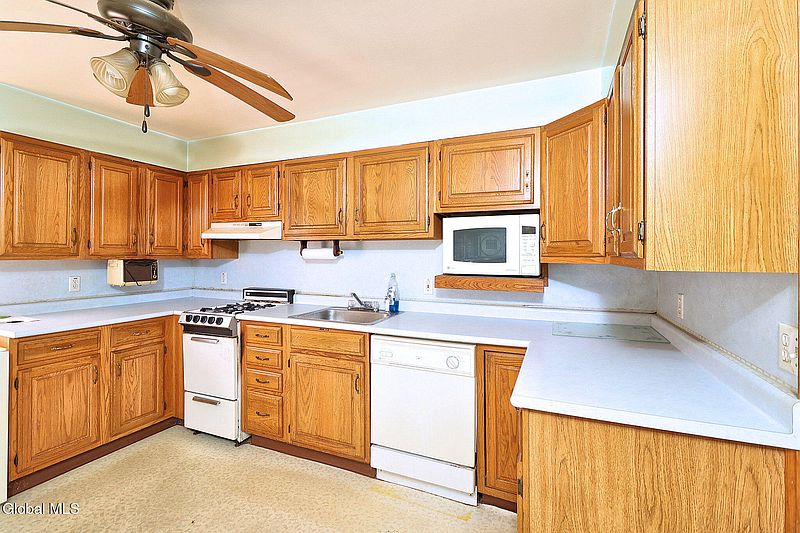 5th image of 1337 8th Avenue
