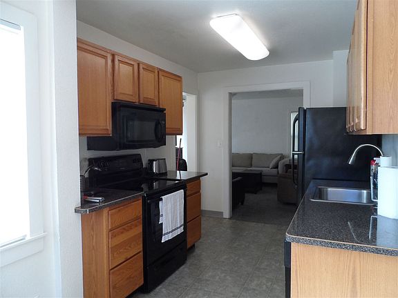 5th image of 553 N Main St