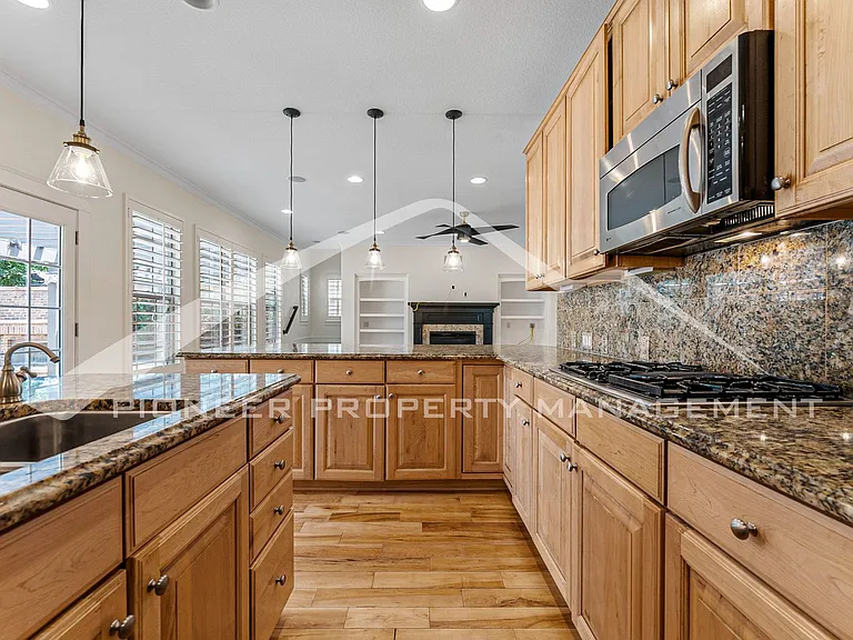 9151 E 29th Ave — Photo 13