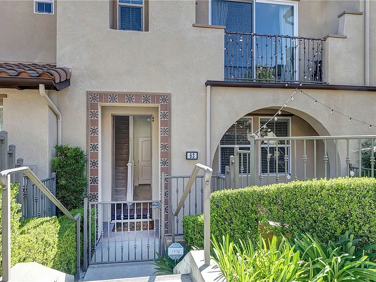 63 Playa Cir — Photo 2