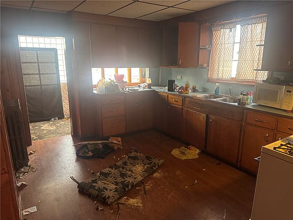 3rd image of 534-536 Oak St