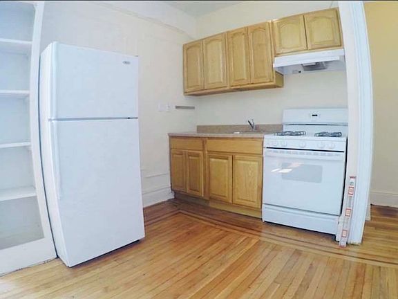 2nd image of 30-33 32nd St #4M