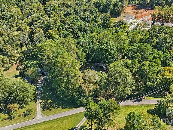 5th image of 4416 McClure Rd