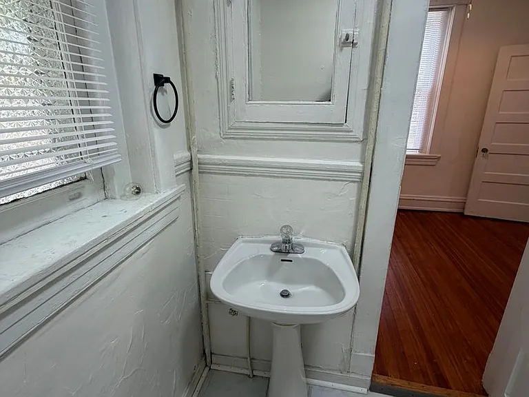 2327 Floyd Avenue — Photo 38
