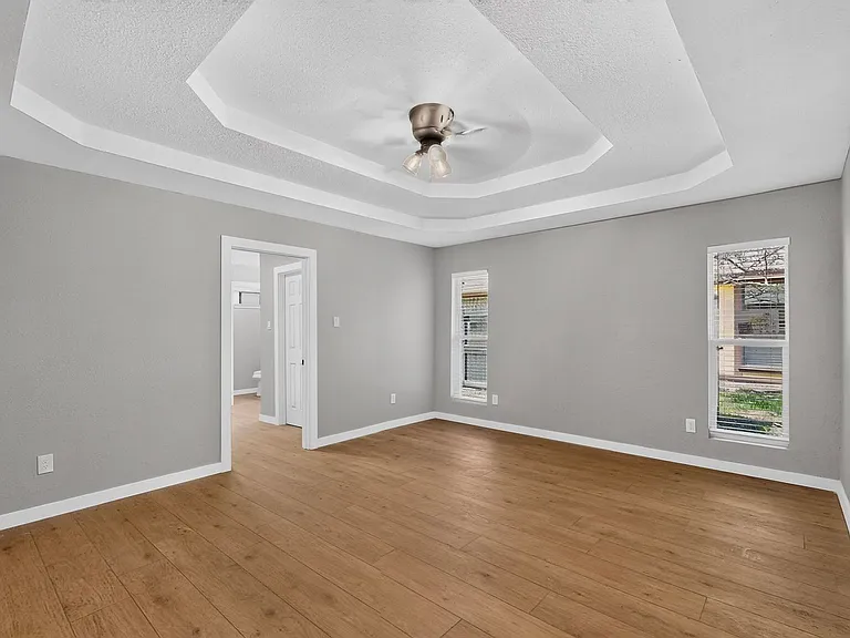 2308 Chamberlain Dr — Photo 19