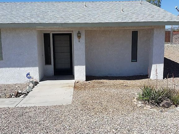 2nd image of 3409 Bluegrass Dr