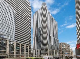 21 Carlton St #3205, Toronto, ON M5B1L3
