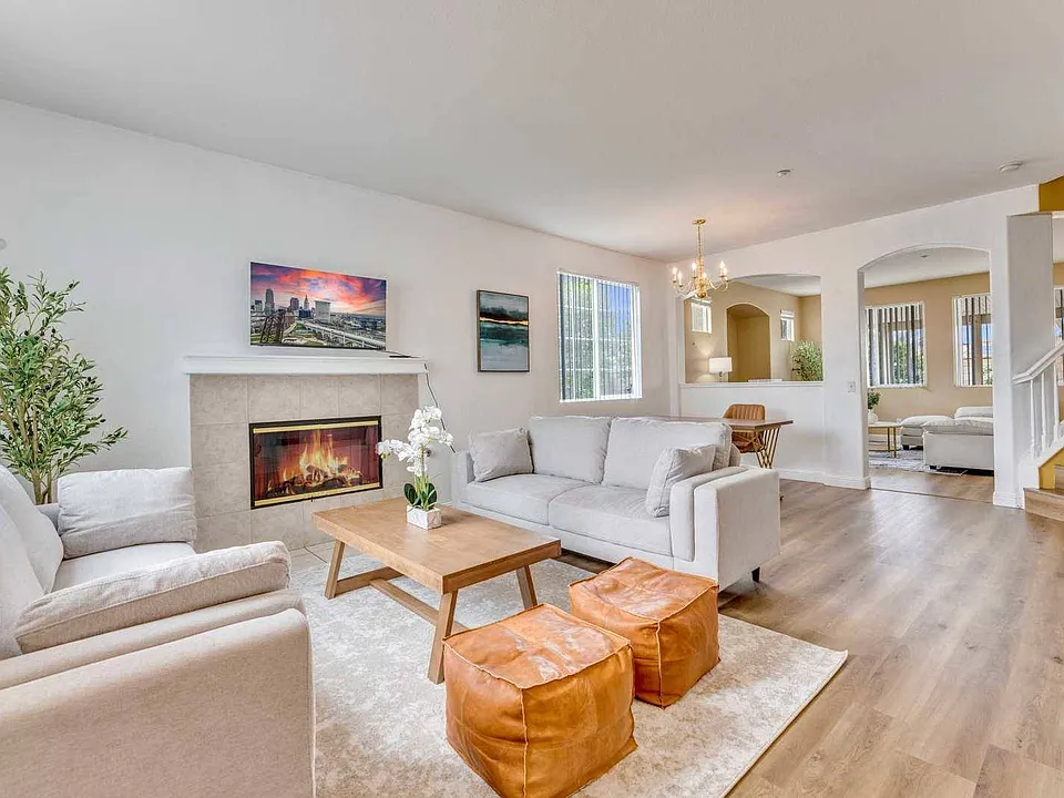 7476 Peppertree Ln