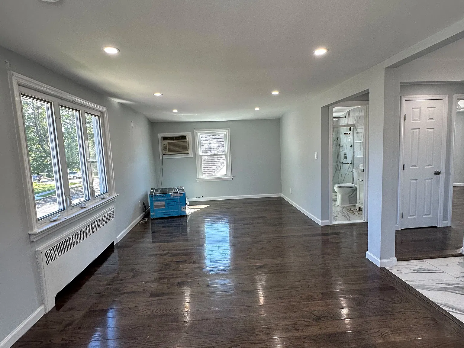 2 bed, 1000 sqft, $3,500 — Photo 2
