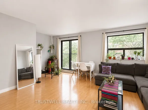 122 Atlantic Ave APT A, Toronto, ON M6K 1X9