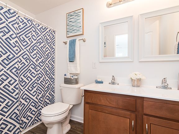 Columbus - Primary Bathroom