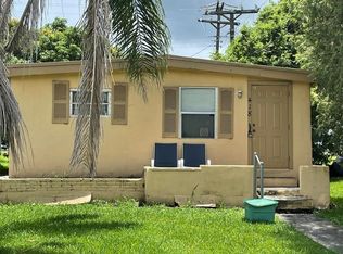 418 S Cocoanut Rd, Pahokee, FL 33476