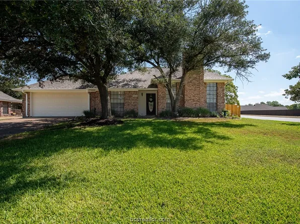 5500 Somerford Ln, Bryan, TX 77802