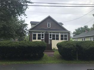 4 Monroe Ct, Guilderland, NY 12084