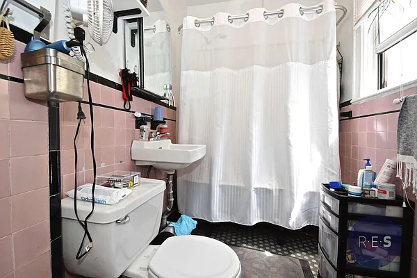 Rented by RES New York | media 29
