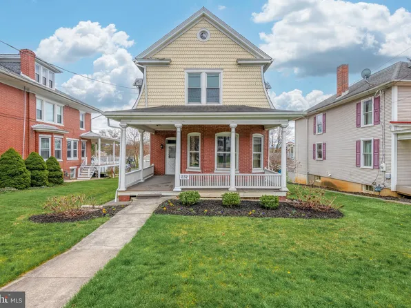 232 W Market St, Hallam, PA 17406