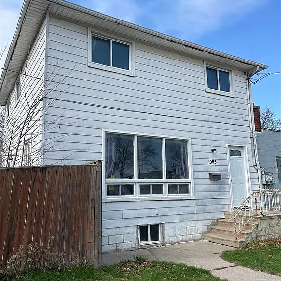 1095 Partington Ave — Photo 1