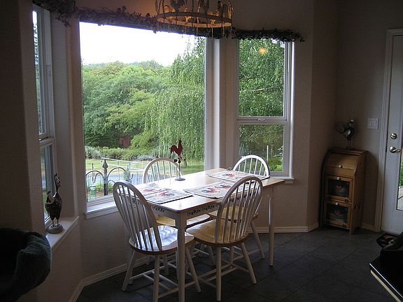 Breakfast nook