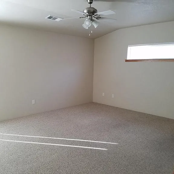 1042 SW Princeton Pl — Photo 6