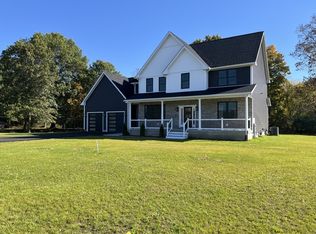 2 Happy Acres Ln, East Longmeadow, MA 01028