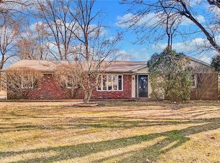 626 Oak Dr, Greenwood, IN 46142