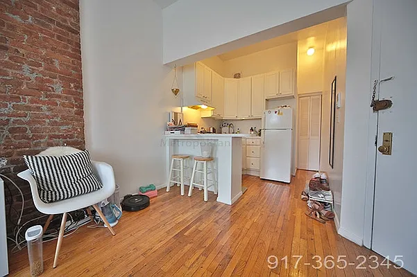 Rented by Metropolitan Realty | media 26