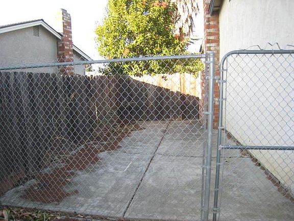 4th image of 254 Cambridge Dr