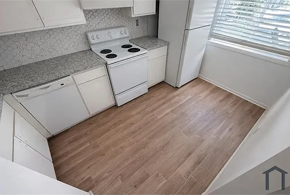 6012 Regent Mnr — Photo 6