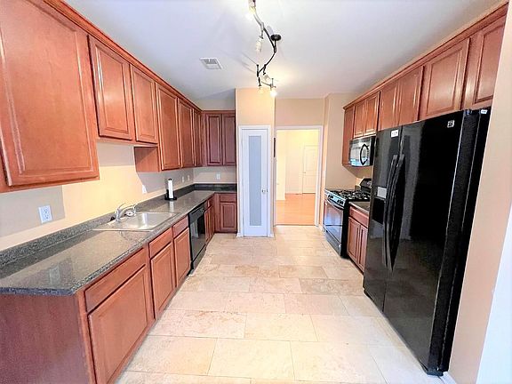 5th image of 22 Avoncroft Ln