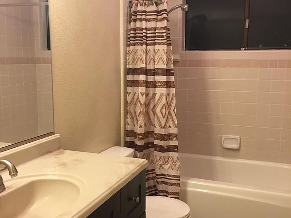 3rd image of 8827 Ravenwood Dr