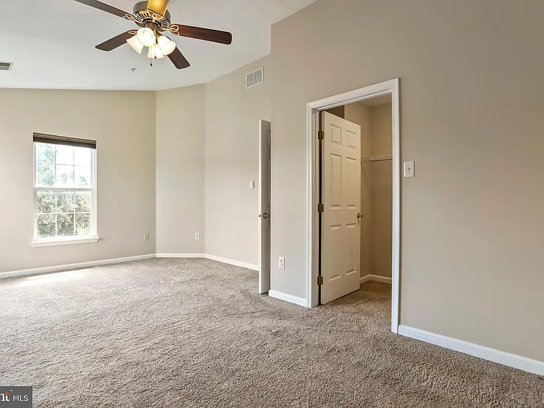 8818 Papillon Dr — Photo 28