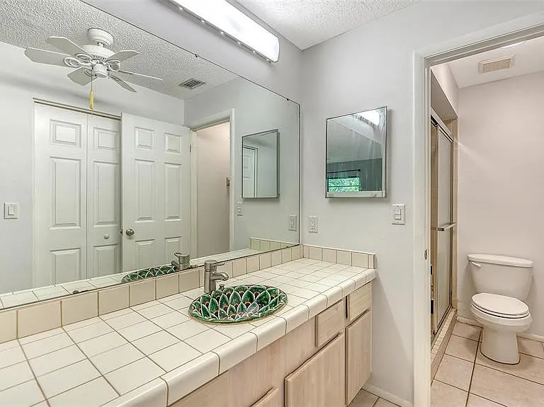 5010 Barrington Cir #2001 — Photo 23