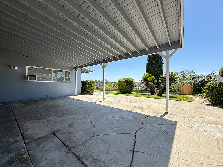 1100 S Isabella Ave — Photo 16