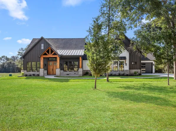 412 S Garrett Cir, Bellville, TX 77418