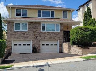 95 Prospect Ter FLOOR 2, East Rutherford, NJ 07073