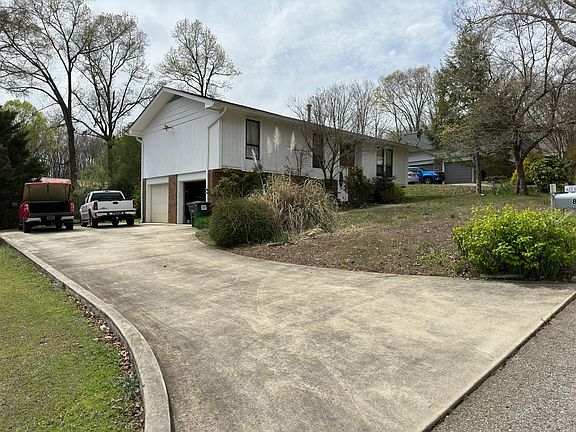 2nd image of 816 N Valley Wood Cir