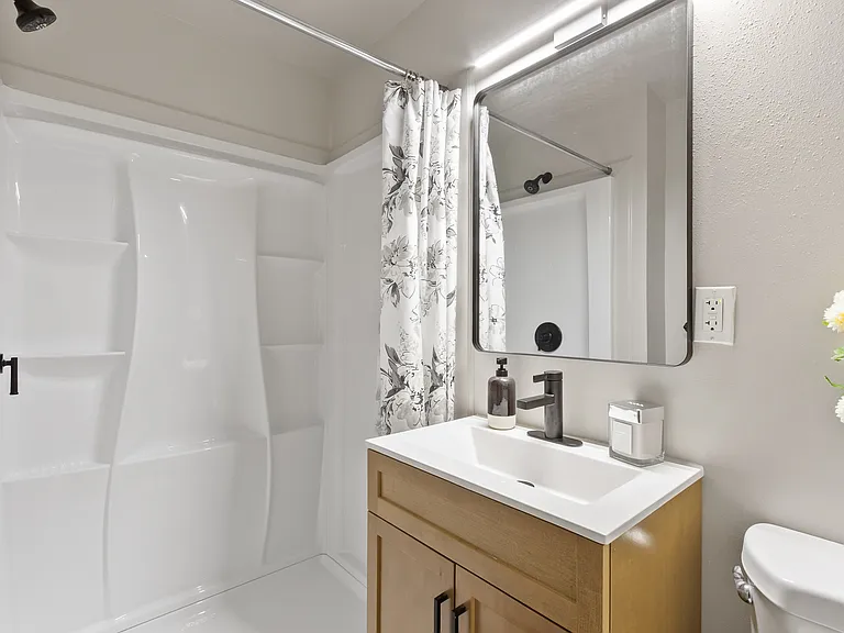 2125 N Highland St — Photo 15