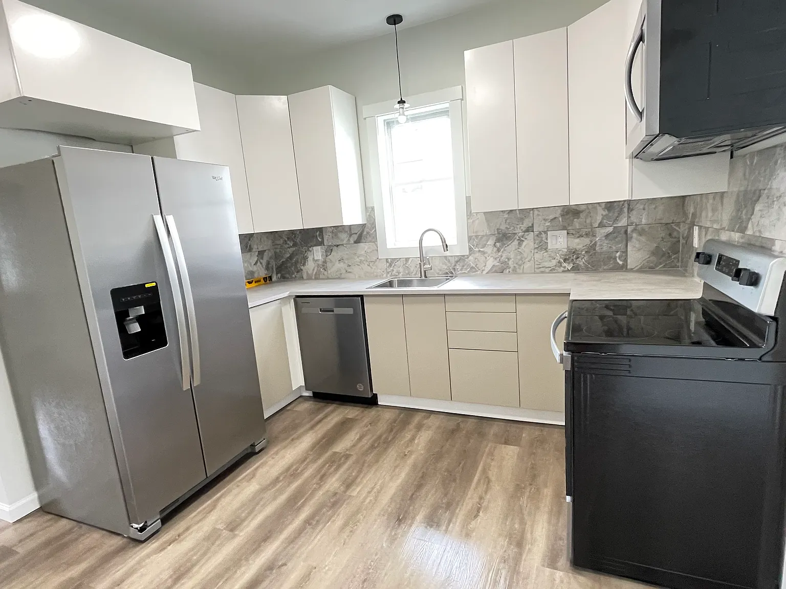 113 Lancaster St — Photo 3
