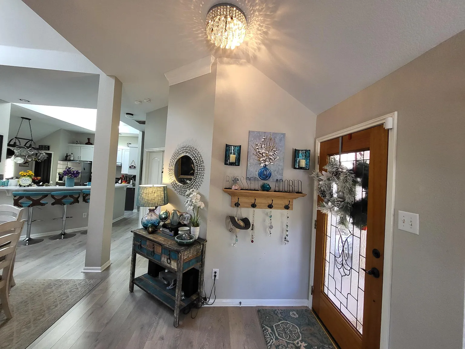 3 bed, 1570 sqft, $3,000 — Photo 2