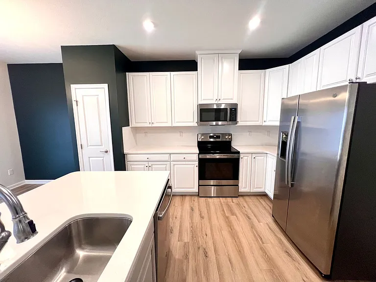250 Cranesbill Dr — Photo 8
