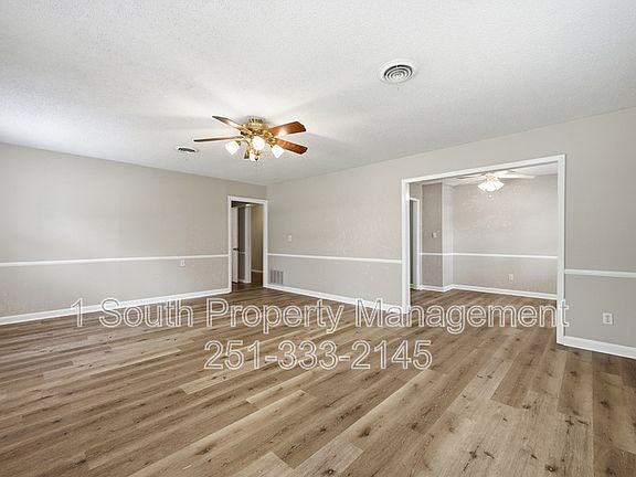 4th image of 1906 Elaine Ave