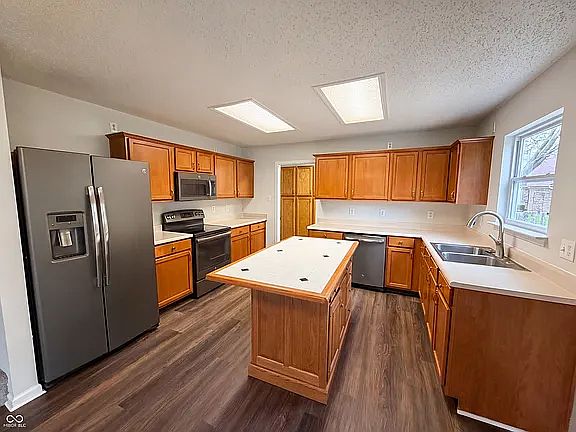 4th image of 6513 Buttonwood Dr