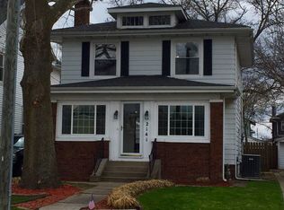 2141 S 6th St, Springfield, IL 62703