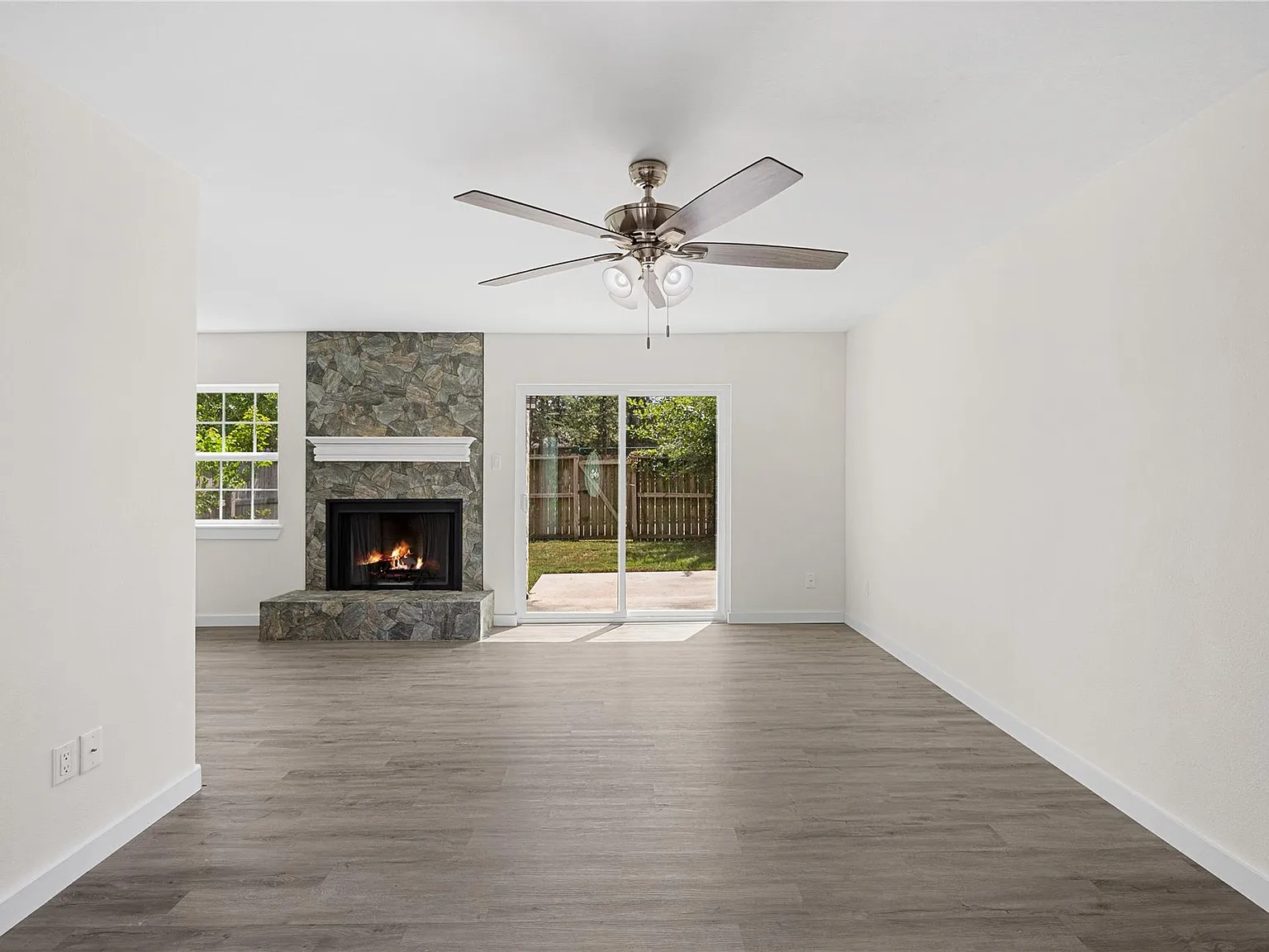 3 bed, 2.0 bath, 1884 sqft, $1,600 — Photo 4