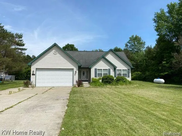 10064 Duffield Rd, Montrose, MI 48457