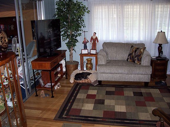 4th image of 3035 Dover Ln