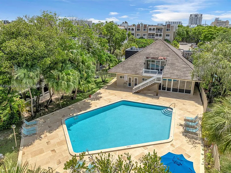 8101 Camino Real #402 — Photo 44